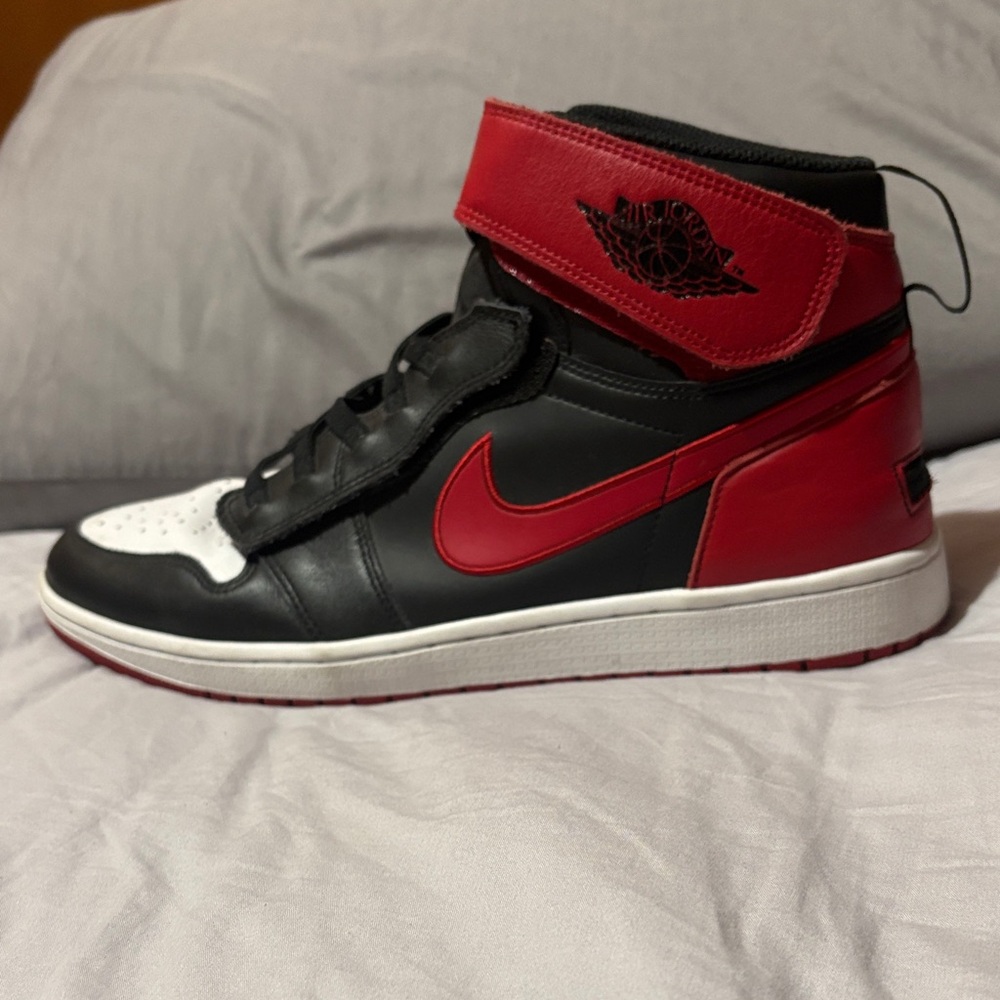 Air Jordan 1 retro OG red black white
